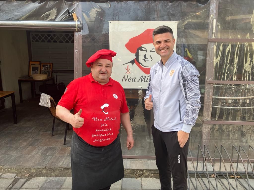 Meciul se vede mai bine cu mici